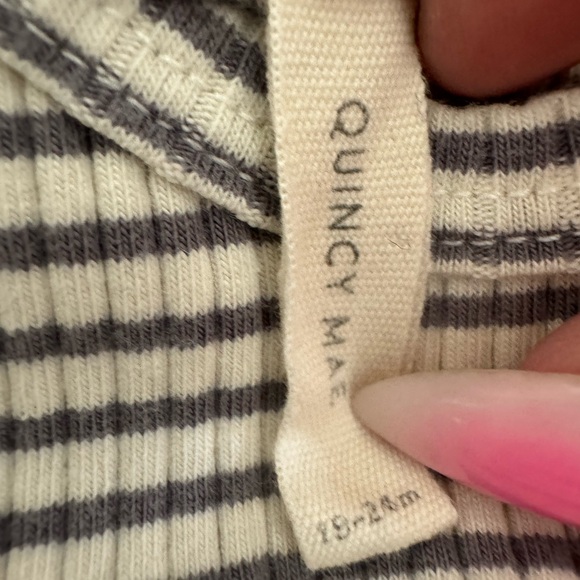 Quincy Mae Boys Tank Tops, size 18-24months - Picture 4 of 6